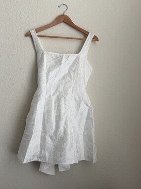 Bolodoo White Floral Bow Homecoming Mini Dress Size 4.  (E)